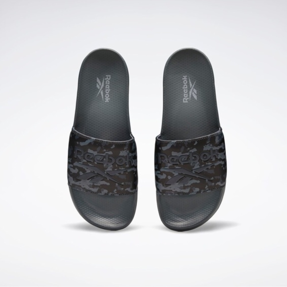 Reebok Camo True Grey Classic Slide nwt
NWT
